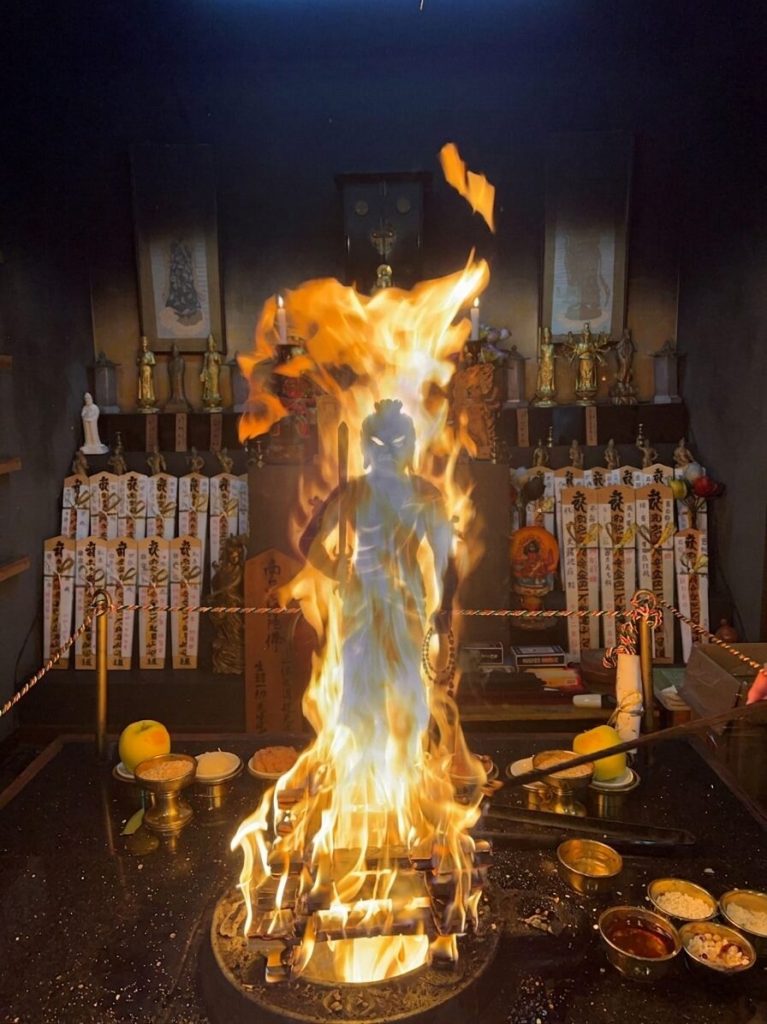 大阪市旭区 家族葬ホール 大阪 神戸 大阪府 兵庫県 奈良県 京都府 和歌山県 三重県 滋賀県 土地 家屋 会社 工場 お店 井戸 霊障 お祓い 供養 先祖供養・水子供養 祈禱 祈願 お坊さん紹介 派遣 格安 定額 御布施 遺体搬送 長距離 空輸サービス
